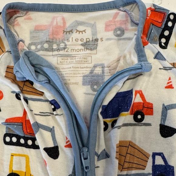 VGUC Little Sleepies Construction Vehicles zippy - size 6-12 months - Picture 2 of 2
